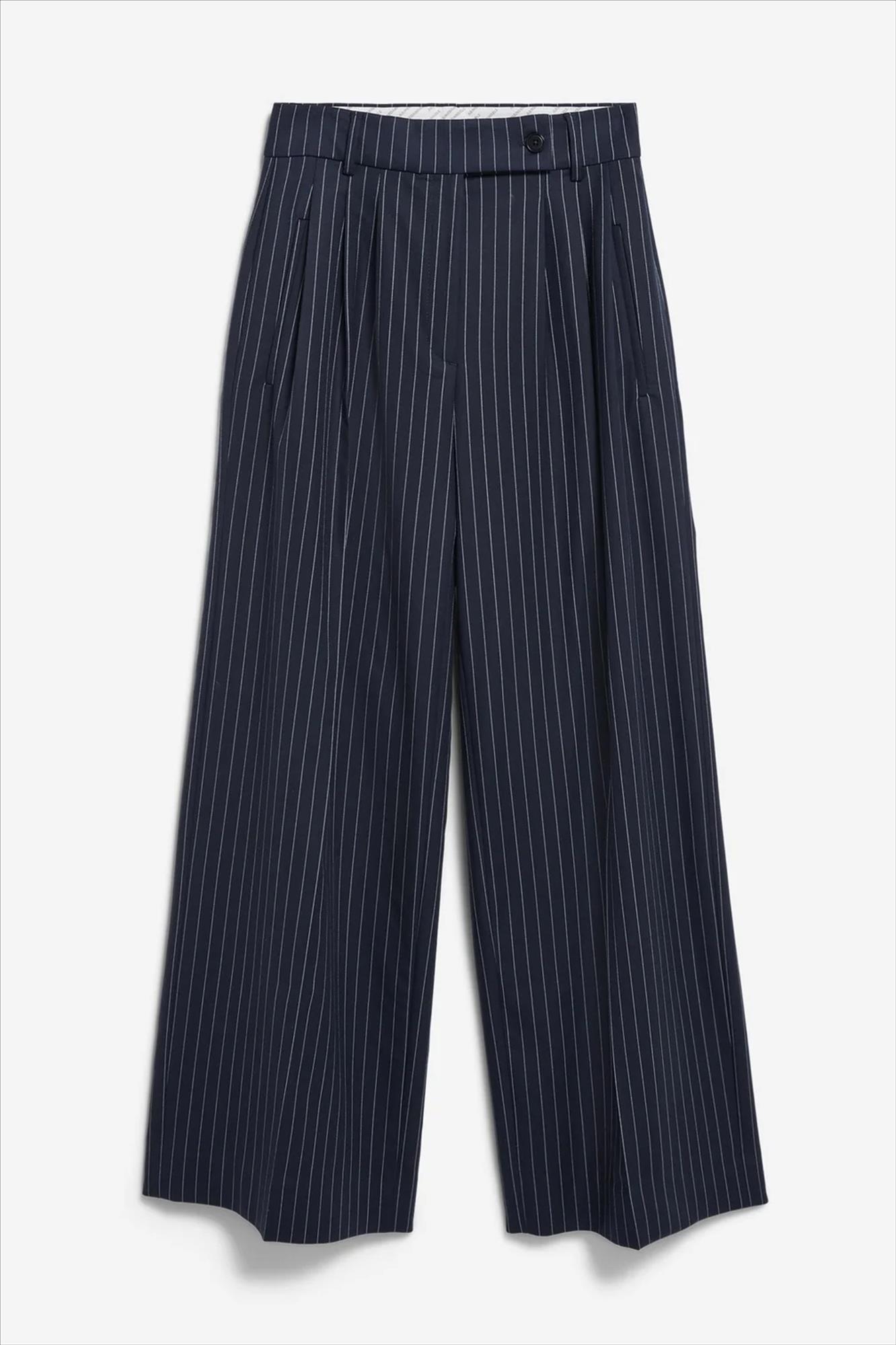 Armed Angels - Donkerblauwe Kaayua Pinstripe broek