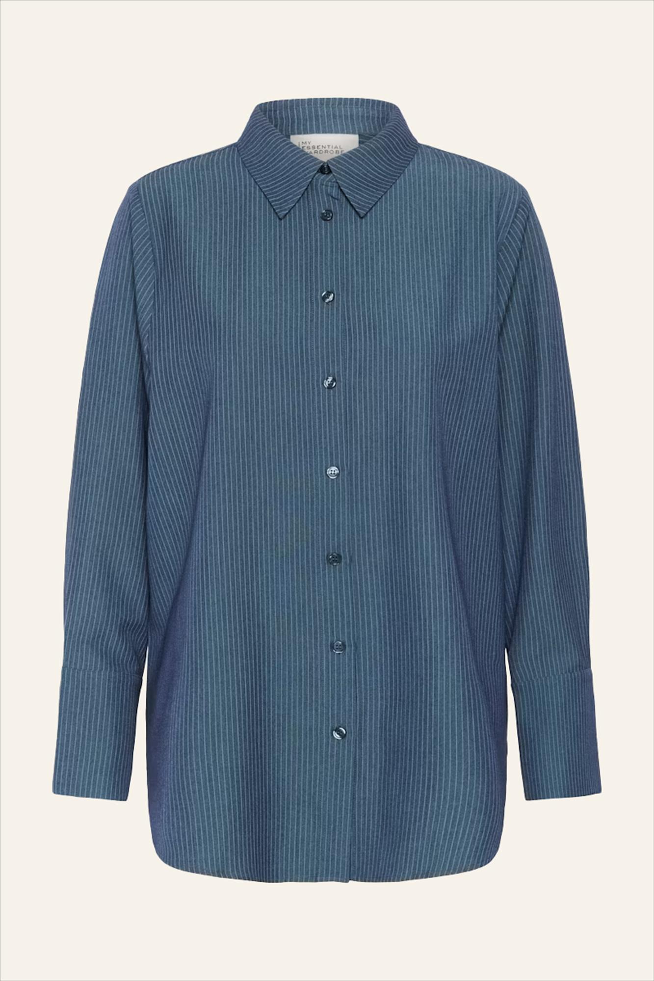 My Essential Wardrobe - Donkerblauwe Vitta blouse