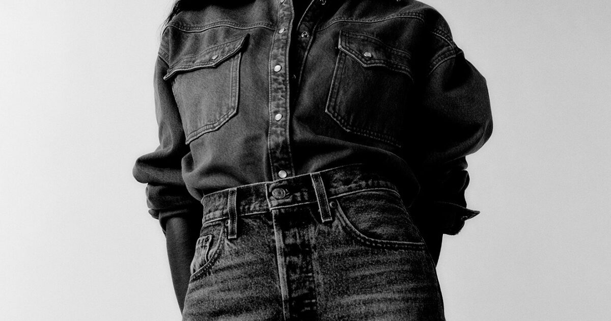 zwarte broek in azijn